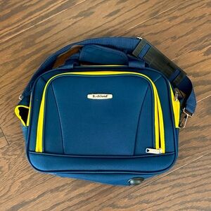 Rockland F102 Expandable Carry-On Softside